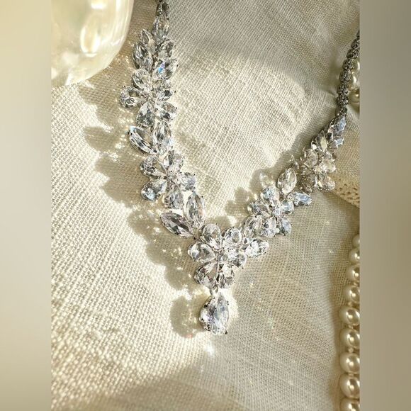 The Jasmine: sparkly cubic zirconia flower statement necklace - Picture 11 of 12